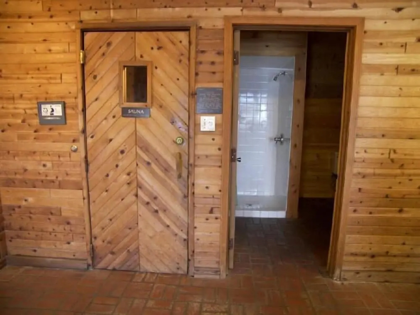 Bavarian Haus Lakefront Inn