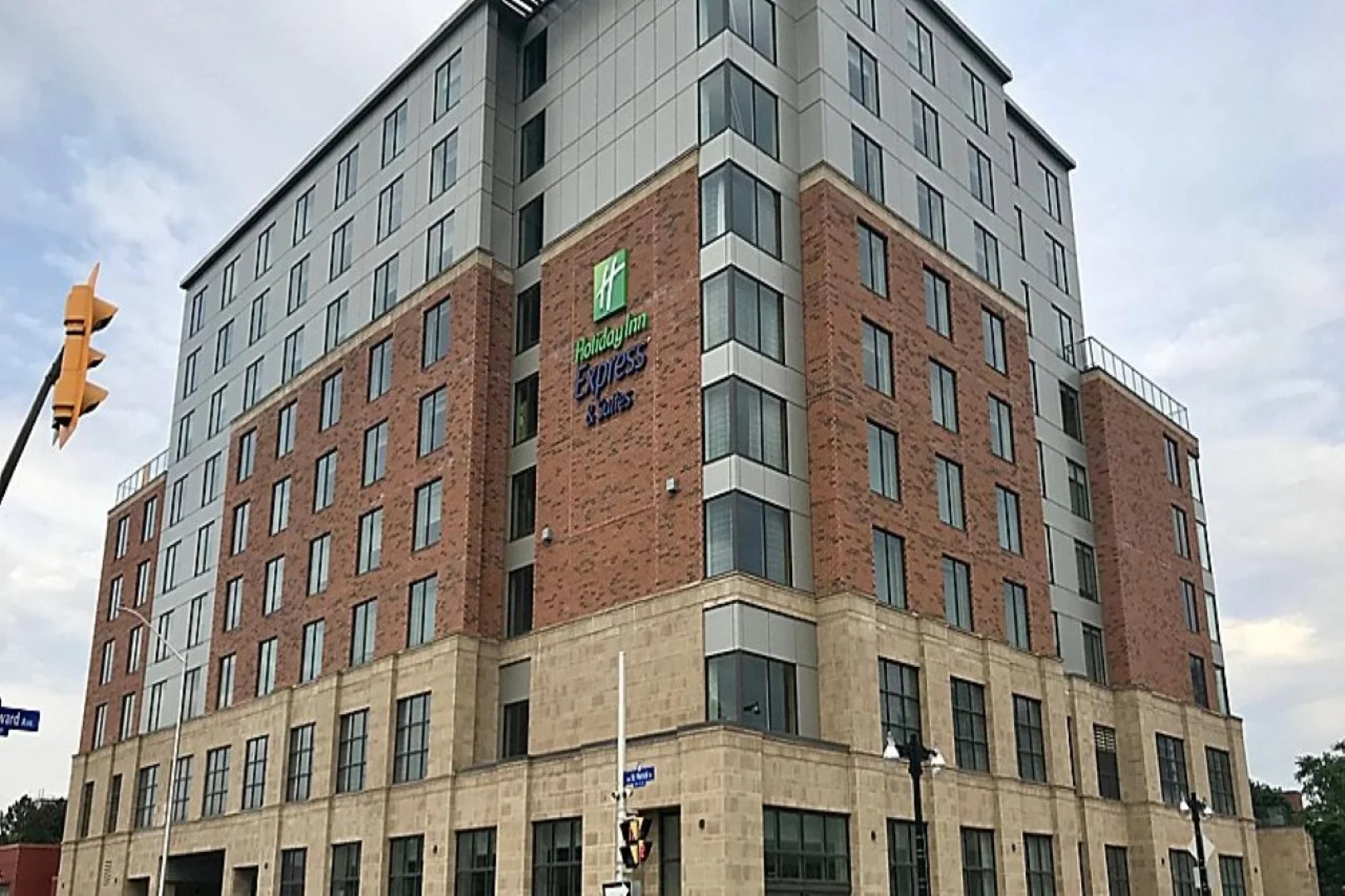Holiday Inn Express & Suites Downtown Ottawa East by IHG