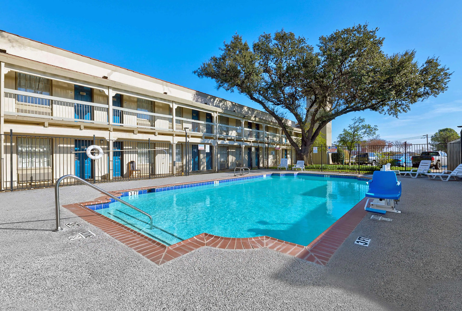 Studio 6 Denton, TX - UNT