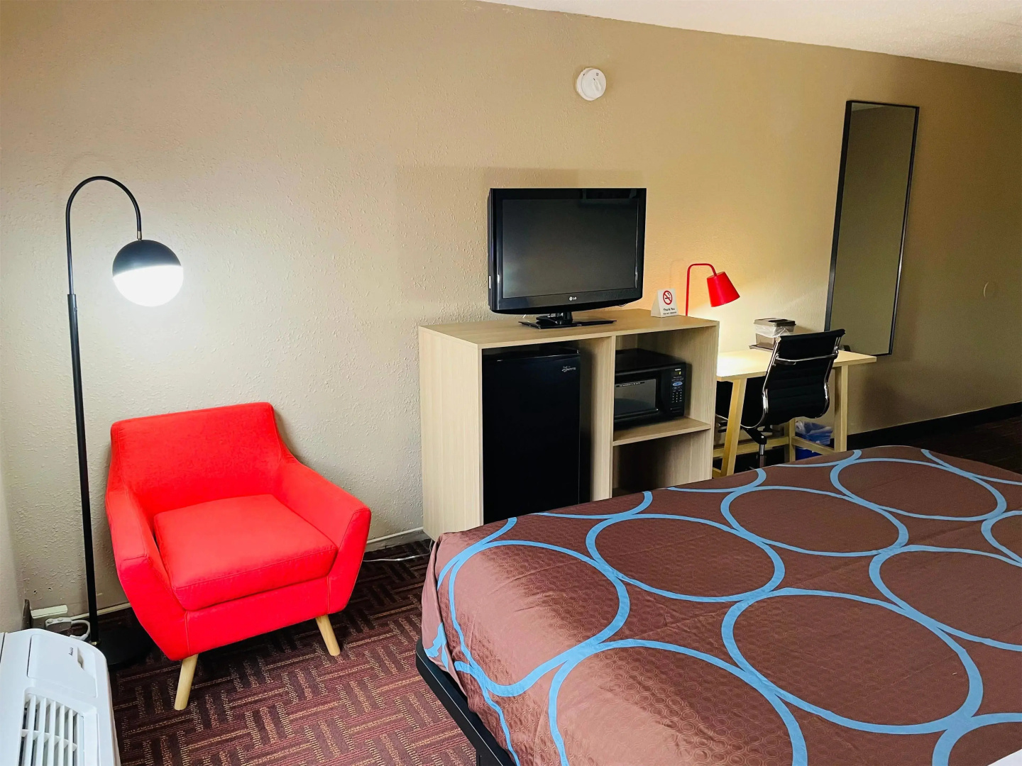 Super 8 by Wyndham Gloucester