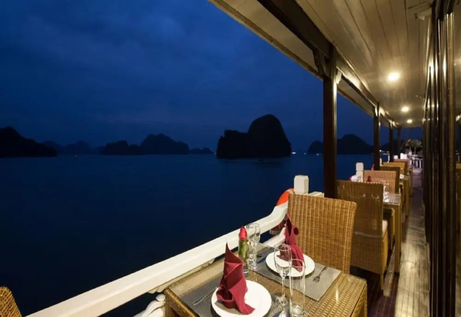 HaLong Canary Cruise