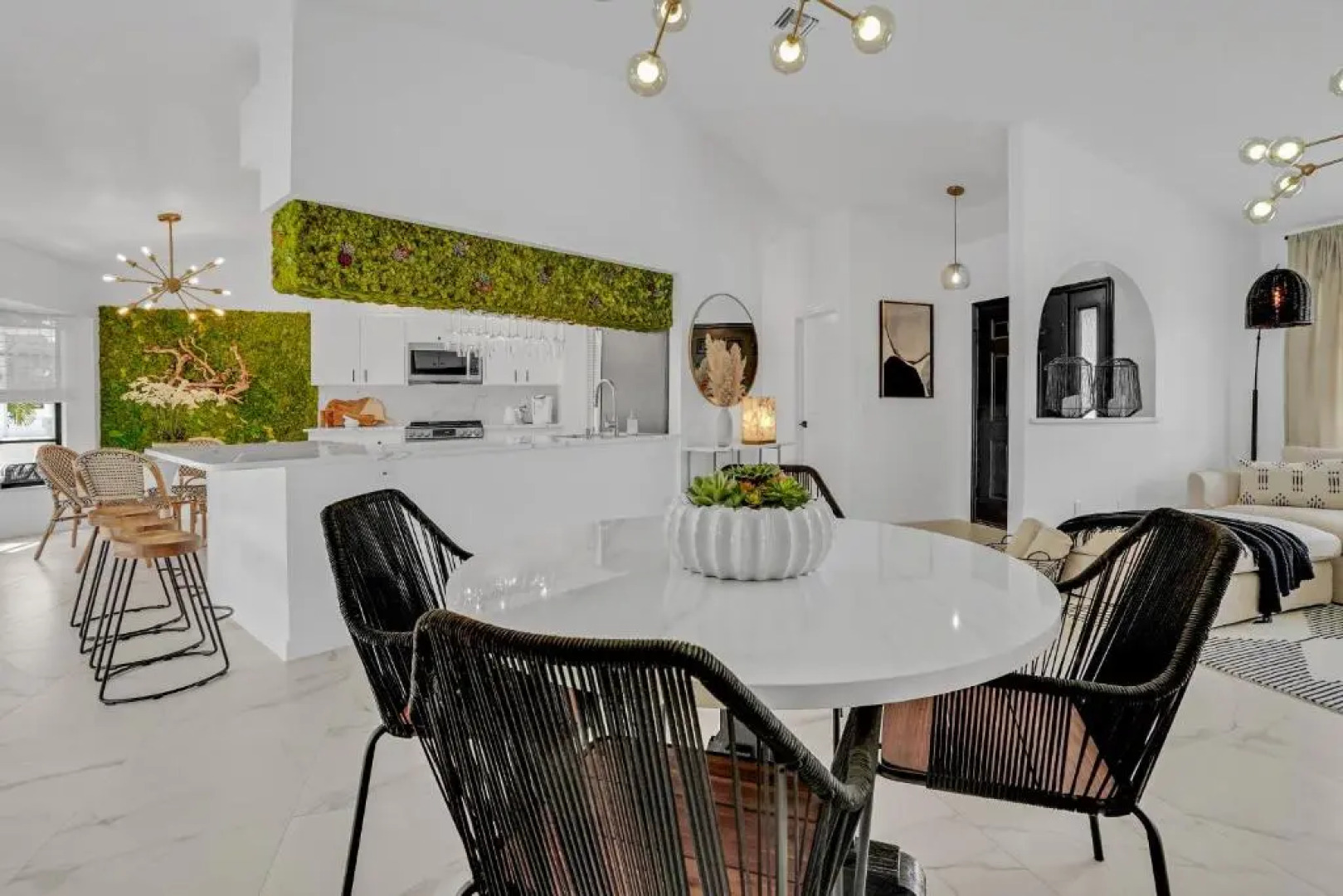 Glamorous 3-Bedroom Villa with Heated Pool Sarasota Area