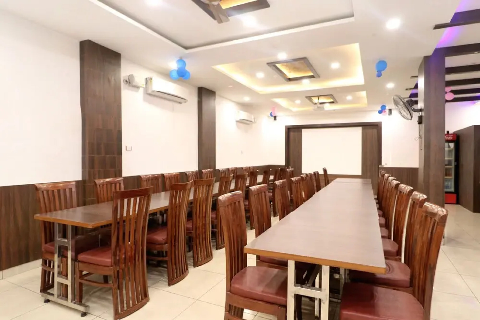 OYO 31026 Samrat Regency