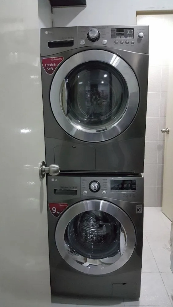 Lower Penthouse Unit in Acqua Residences