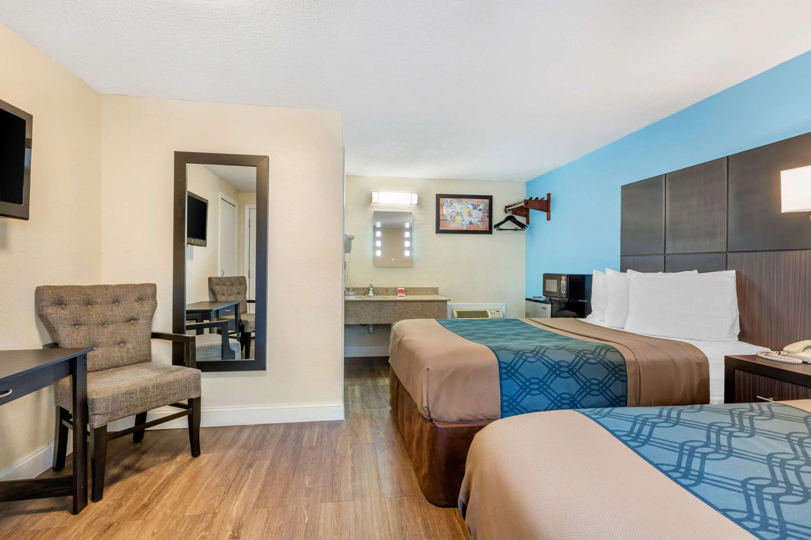 Econo Lodge by Choice - Cape Cod