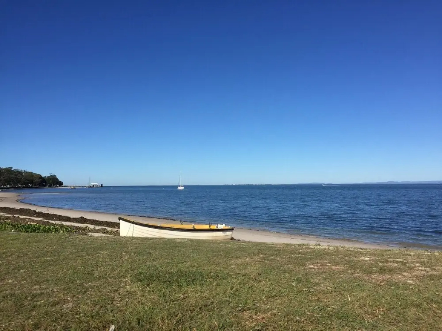 First floor unit close to shops, park and waterfront!