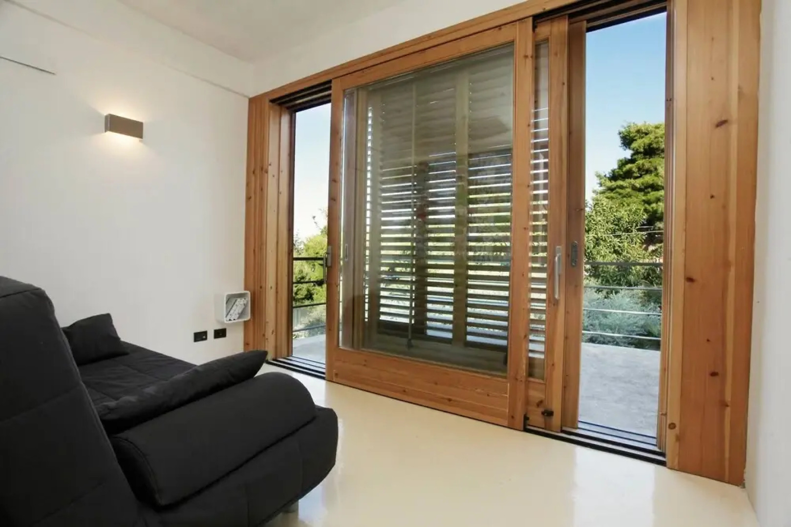 Villa With Pool Garden Near The Sea