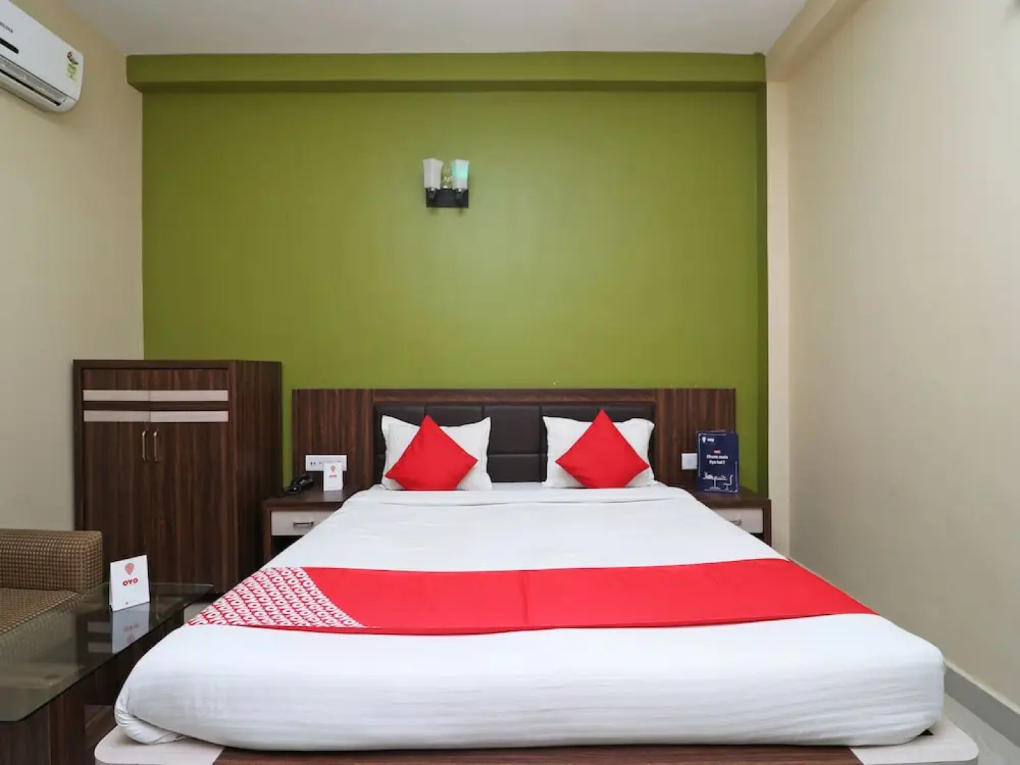 OYO 12318 Hotel Sea Horse