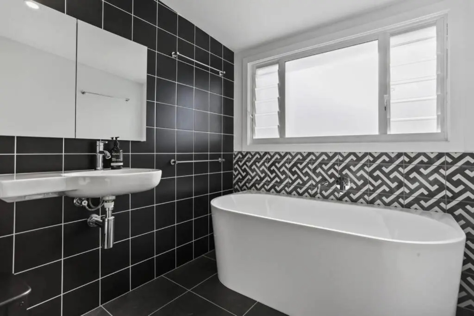 Canoon - 4 Bedroom, Pet Friendly home