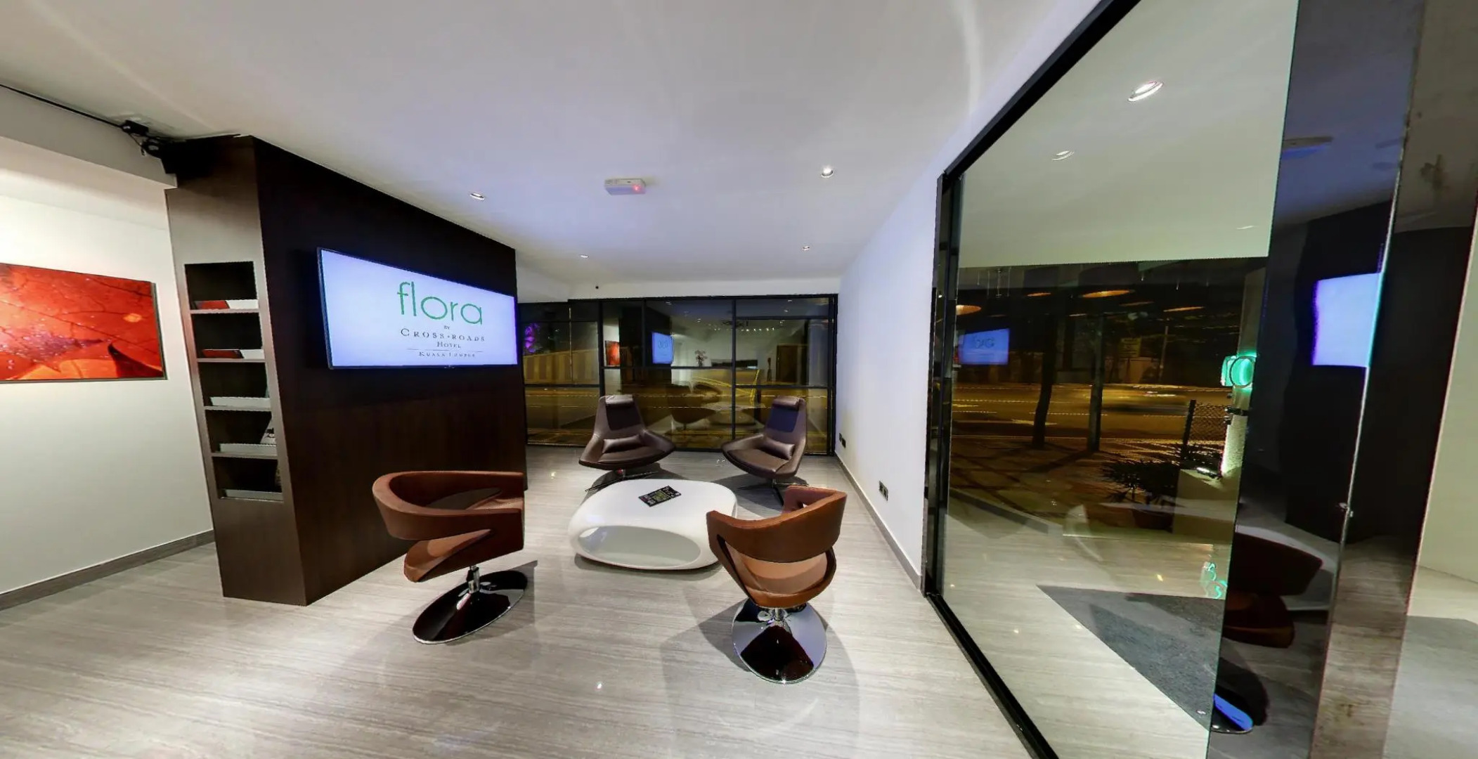Flora by Crossroads Hotel