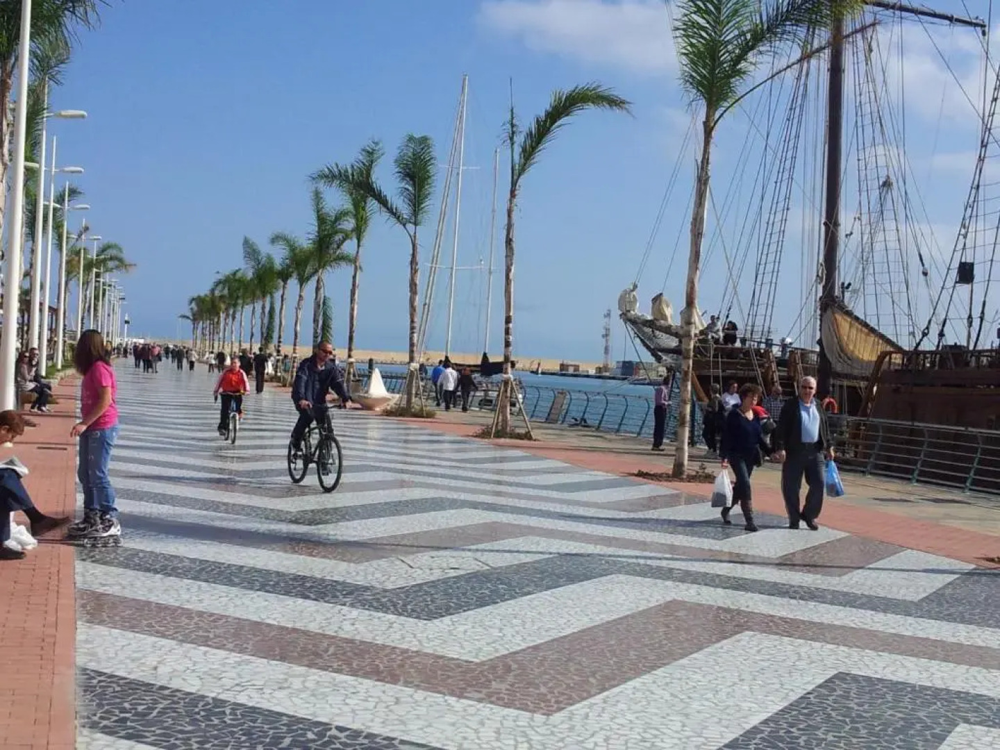 Beach & Port Apartments