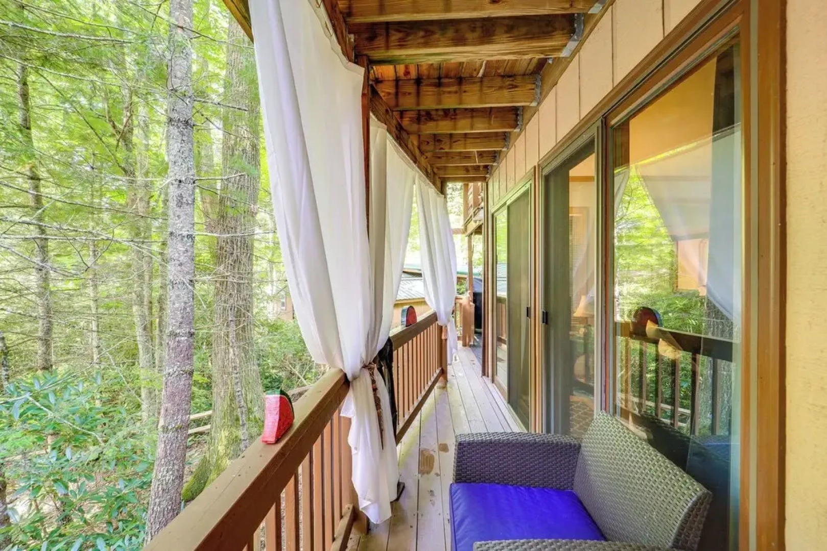 6 Mi to Grandfather Mtn: Peaceful Getaway w/ Grill