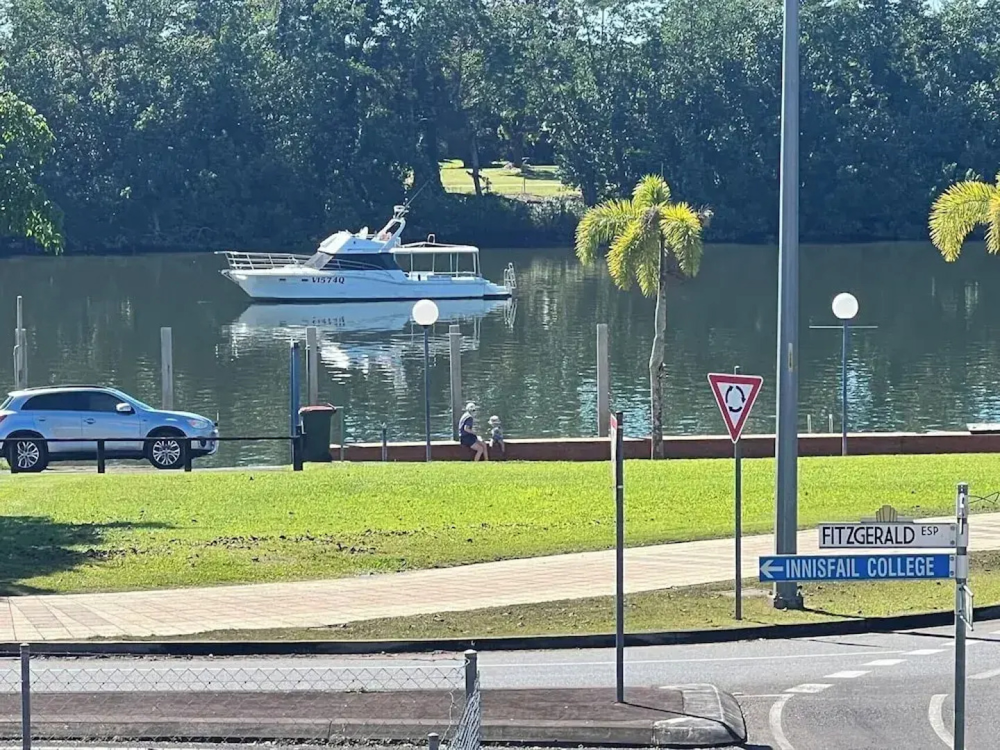 Innisfail Riverfront Motel