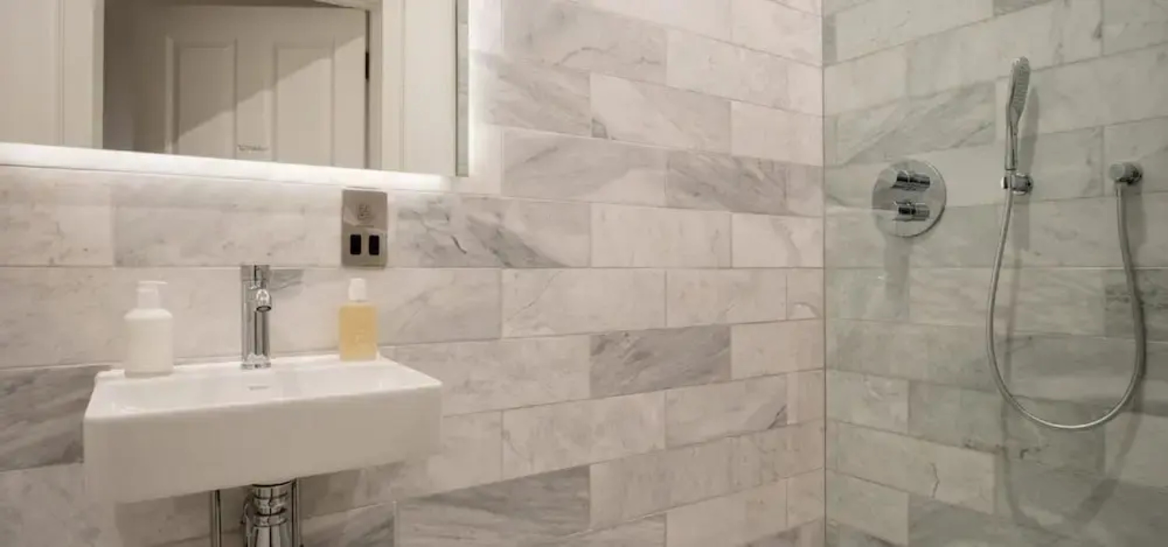 Cathedral Yard - An Exclusive Private Apartment on Cathedral Green, Exeter