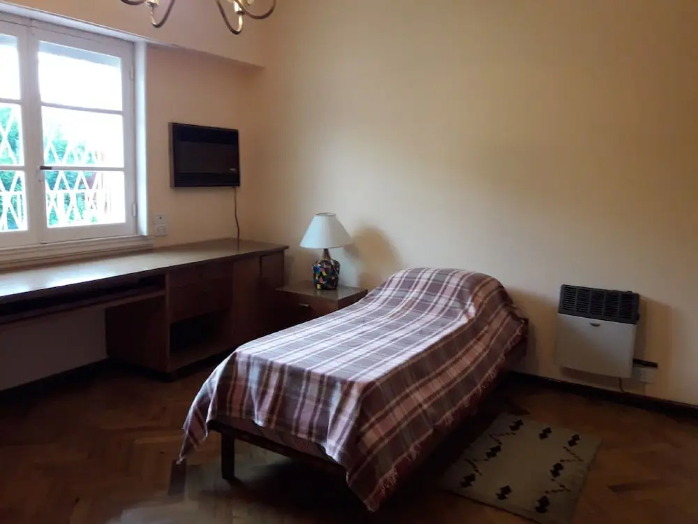 Spacious House Very Comfortable With Garden and 3 Bedrooms Located in the Area North Bs As