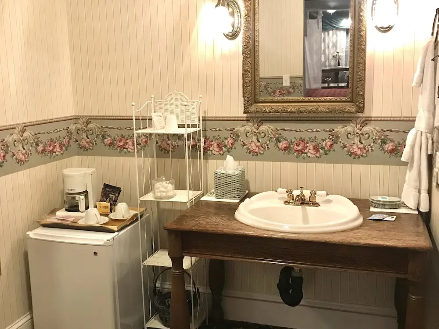 1896 House Country Inn - Barnside Inn