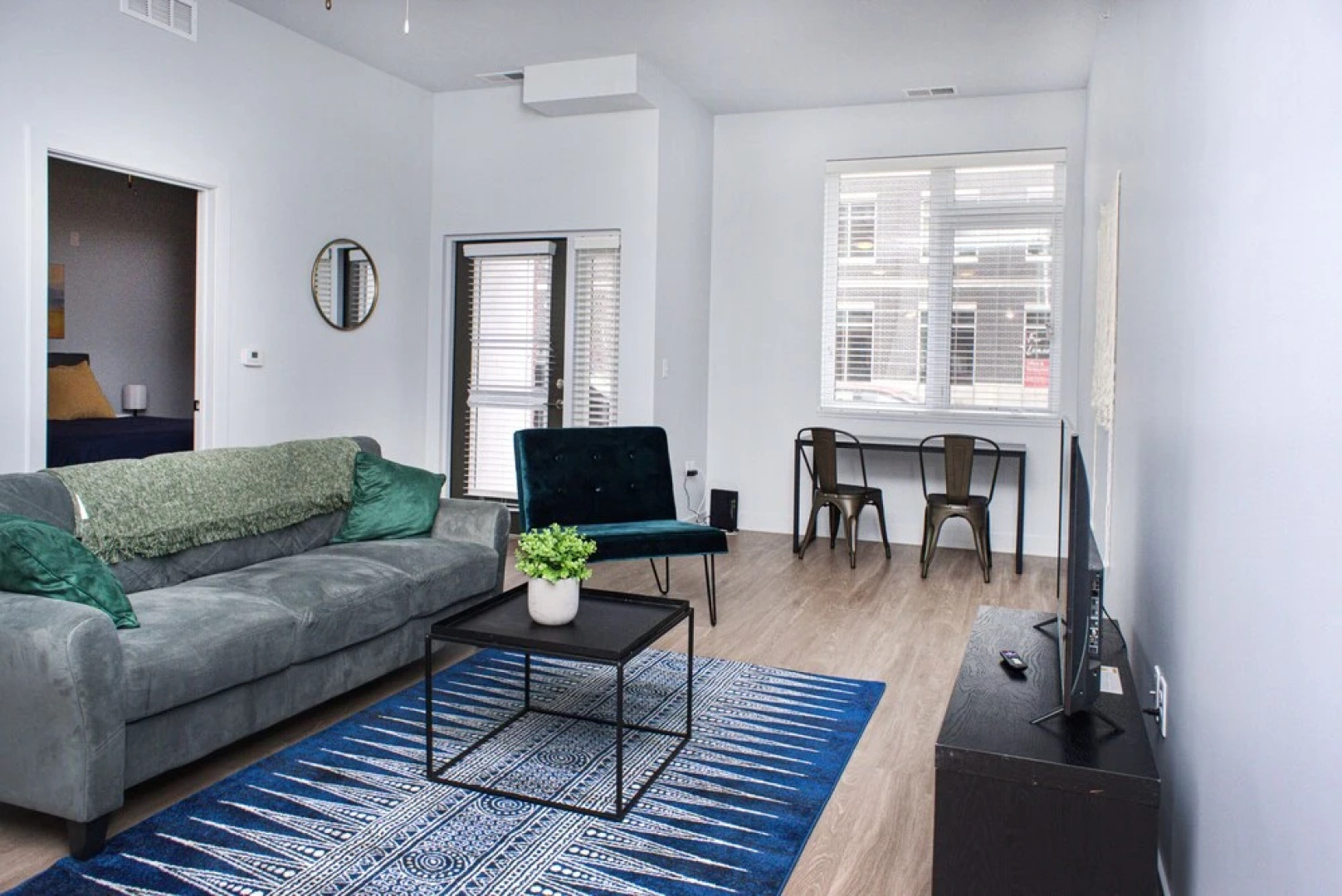 FRONTDESK District at 6th Des Moines