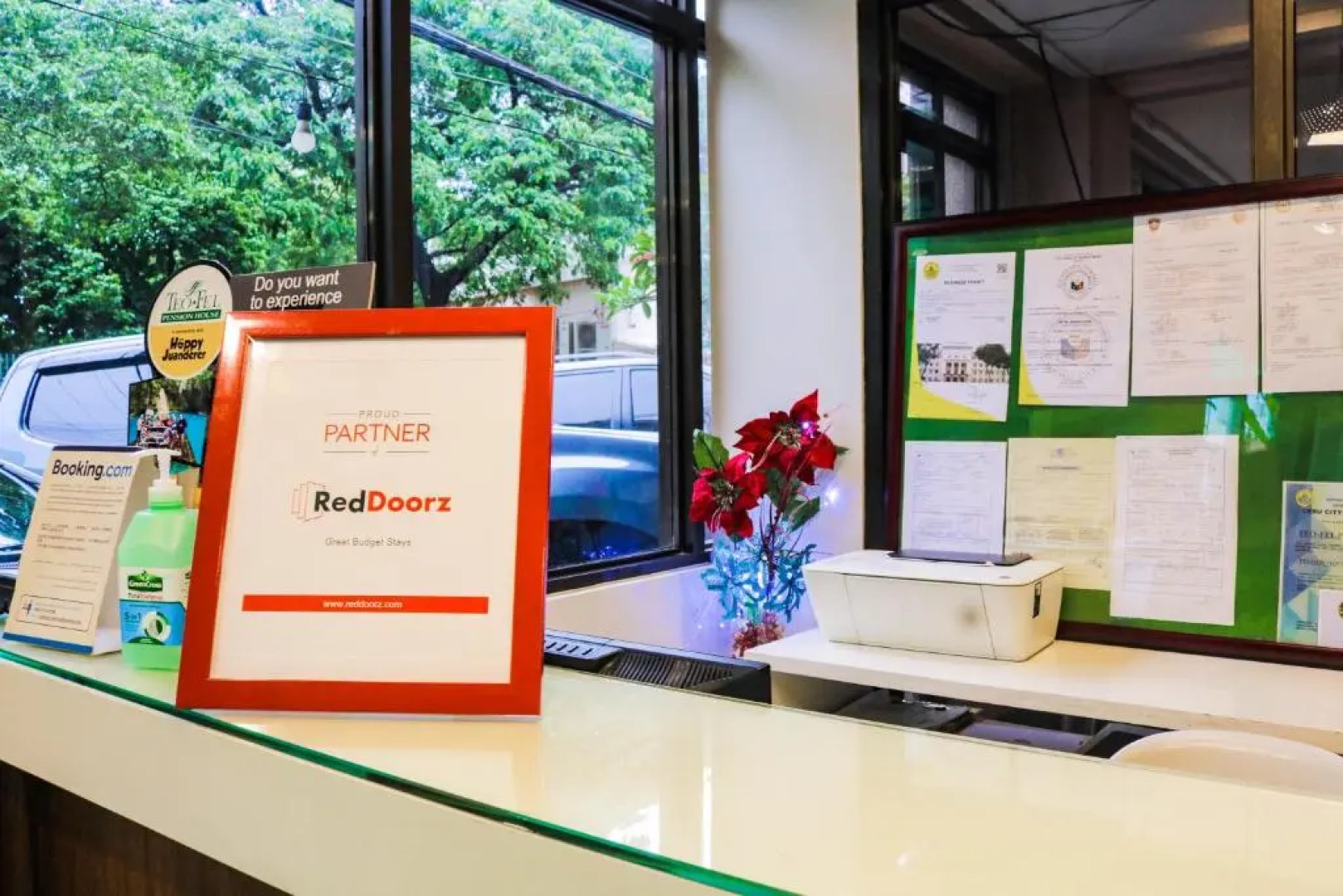 RedDoorz @ Junquera Extension Cebu