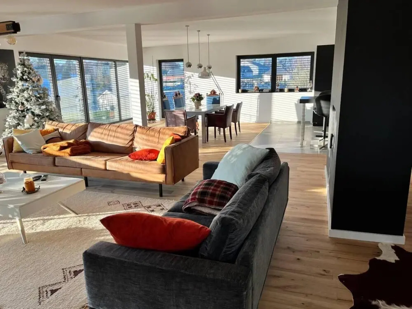 House - Sleeps 8 - Pets Ok - Garden - Parking