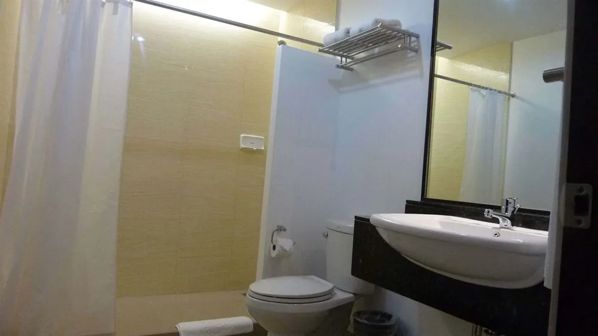 Circle Inn - Iloilo City Center