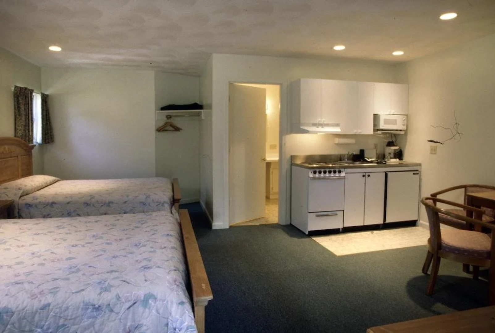 Hamilton Village Inn