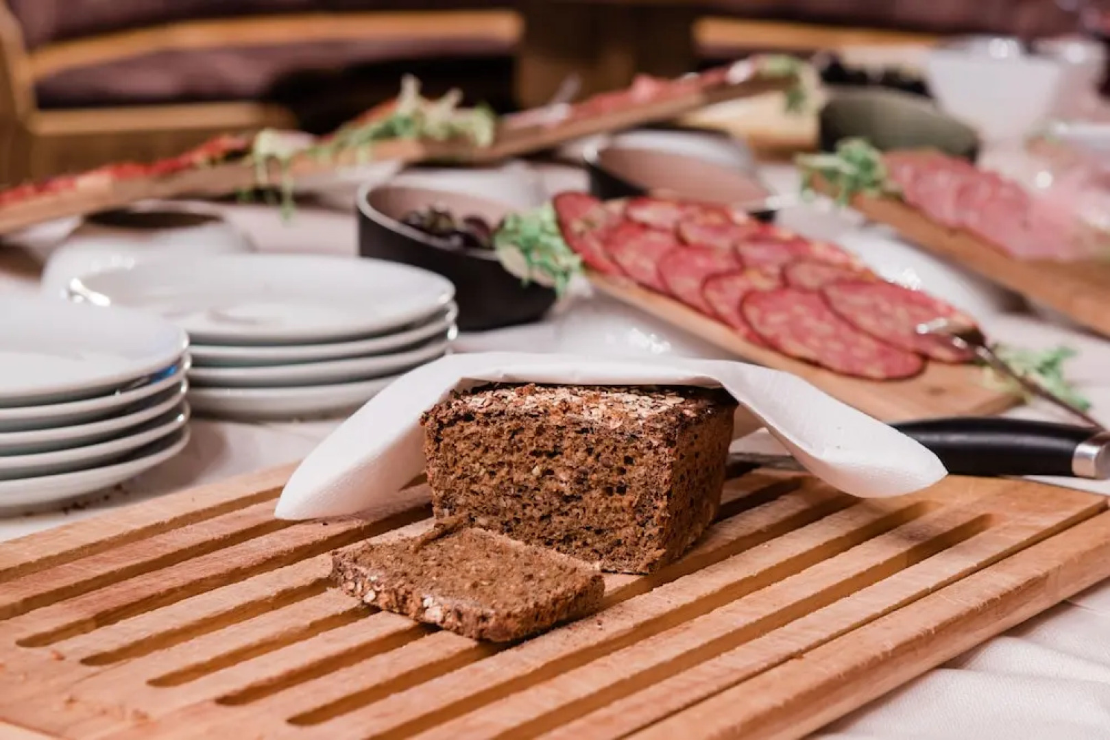 Hotel Rothirsch by Skinetworks