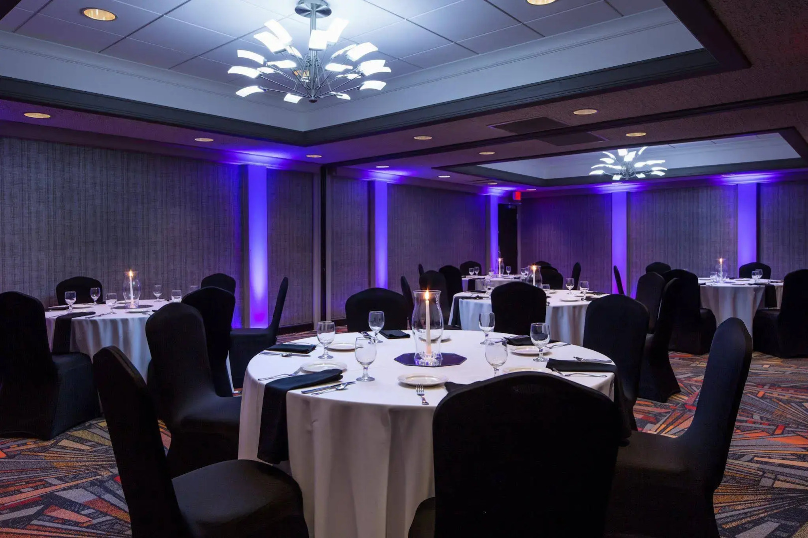 Holiday Inn Milwaukee Riverfront by IHG