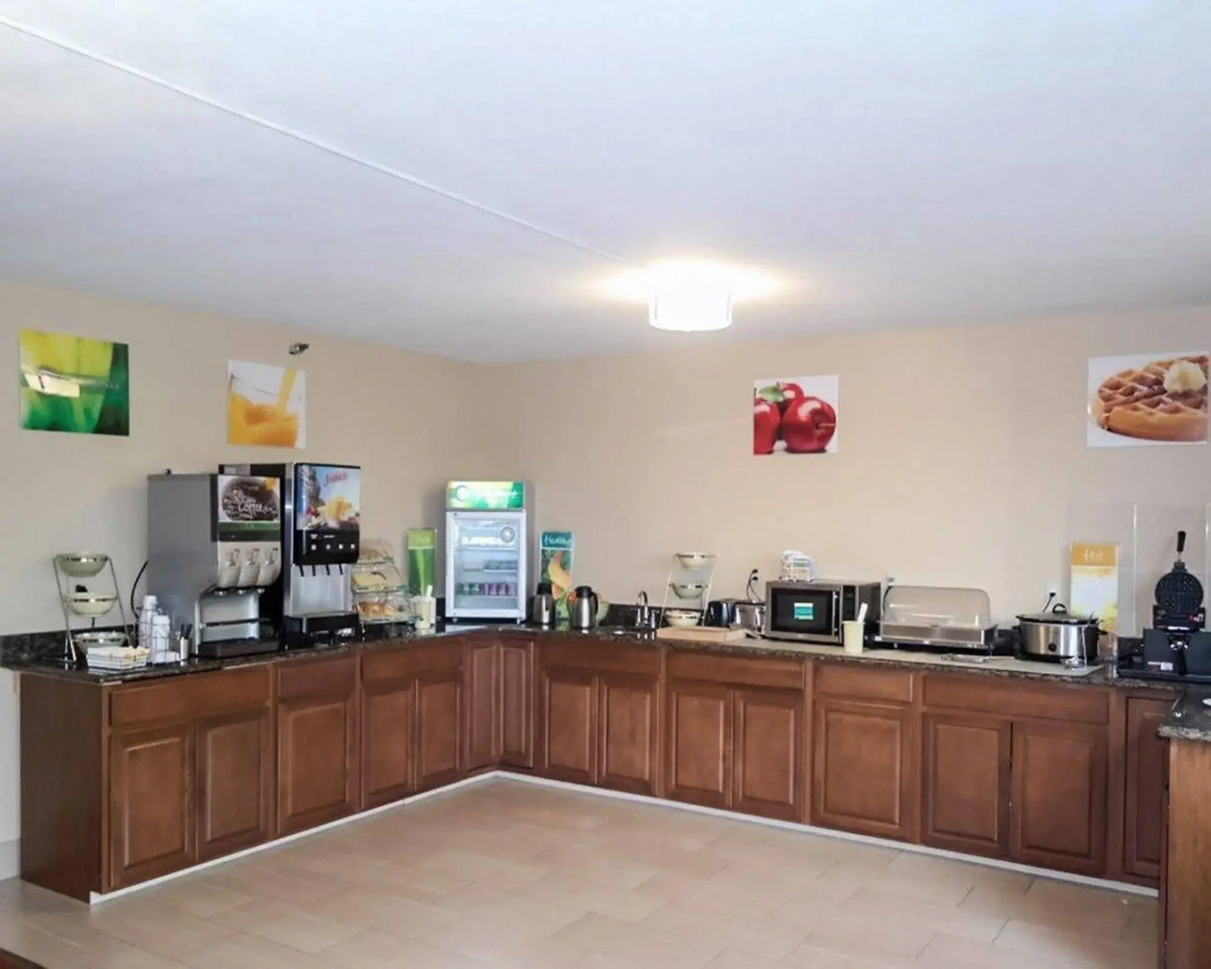 Super 8 by Wyndham Sturtevant/Racine