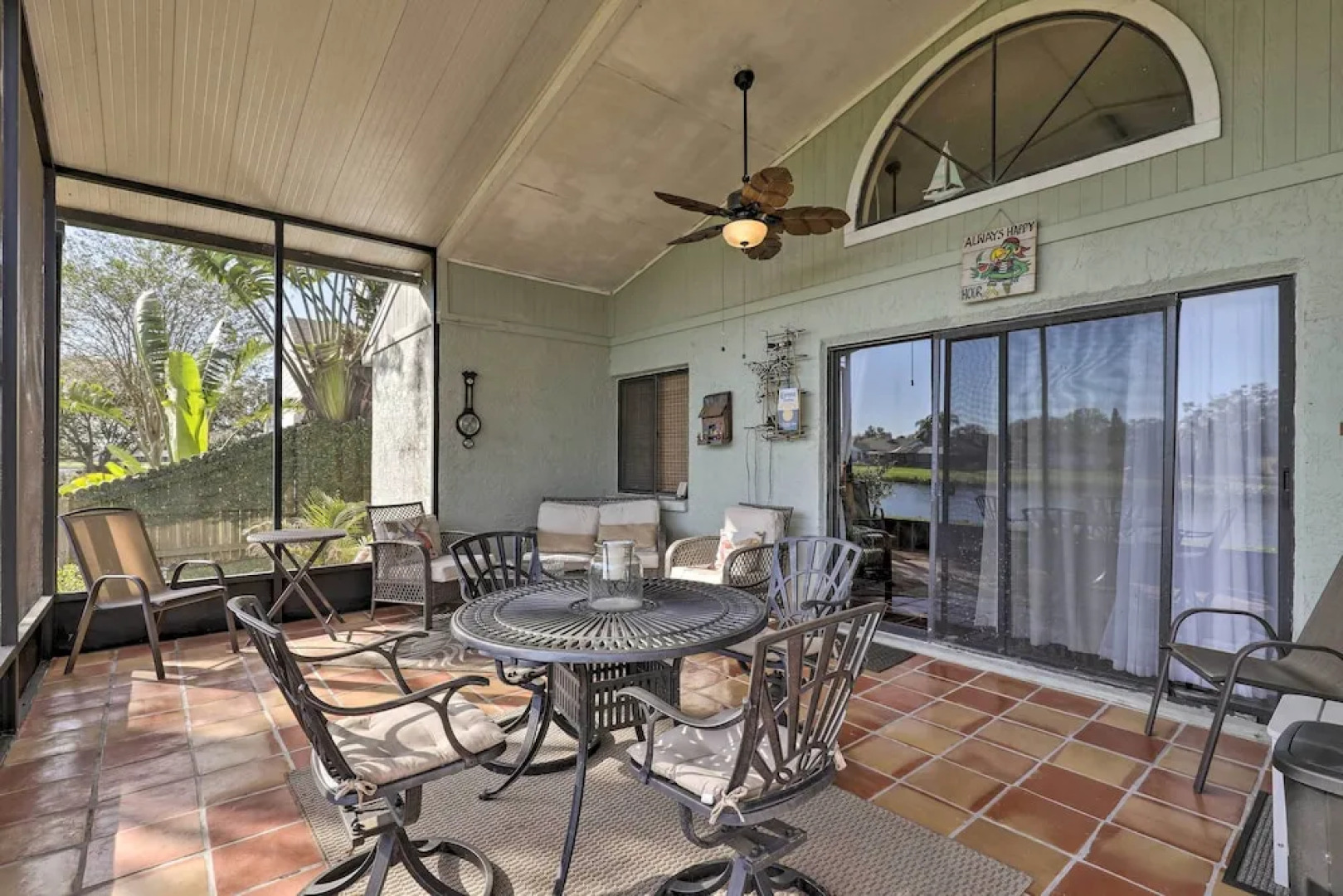Lakefront Brandon Home w/ Patio & Screened Lanai!