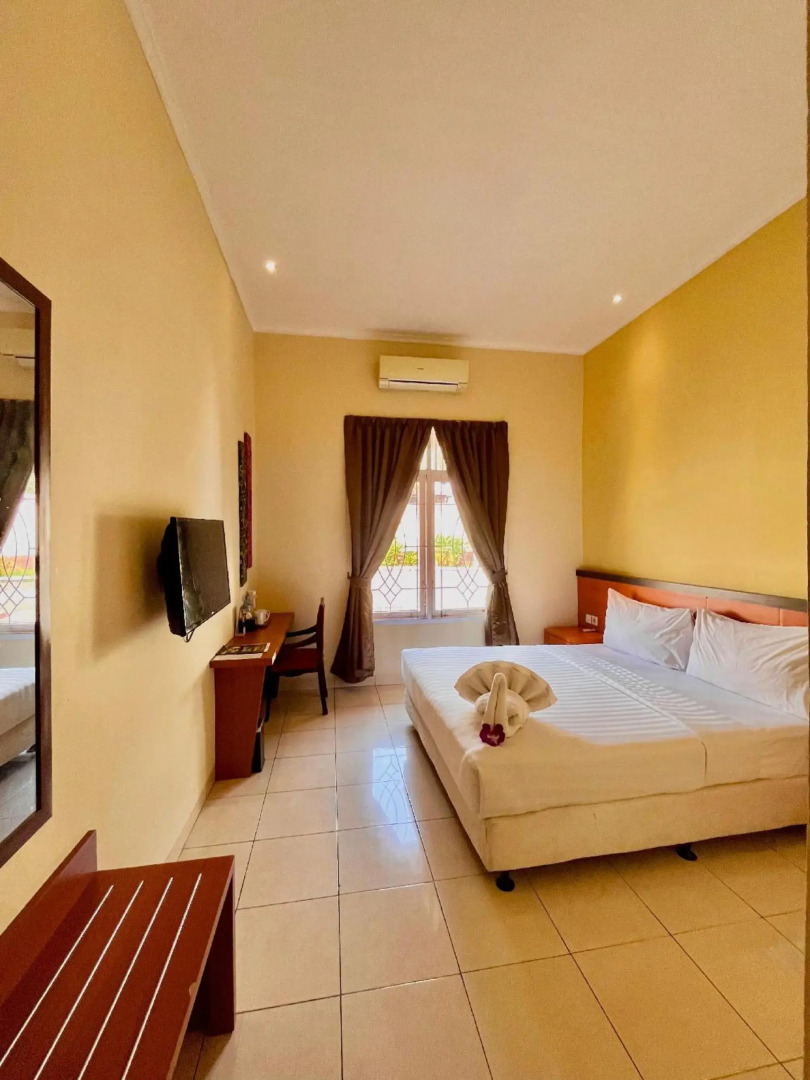 Emer One Tanah Datar