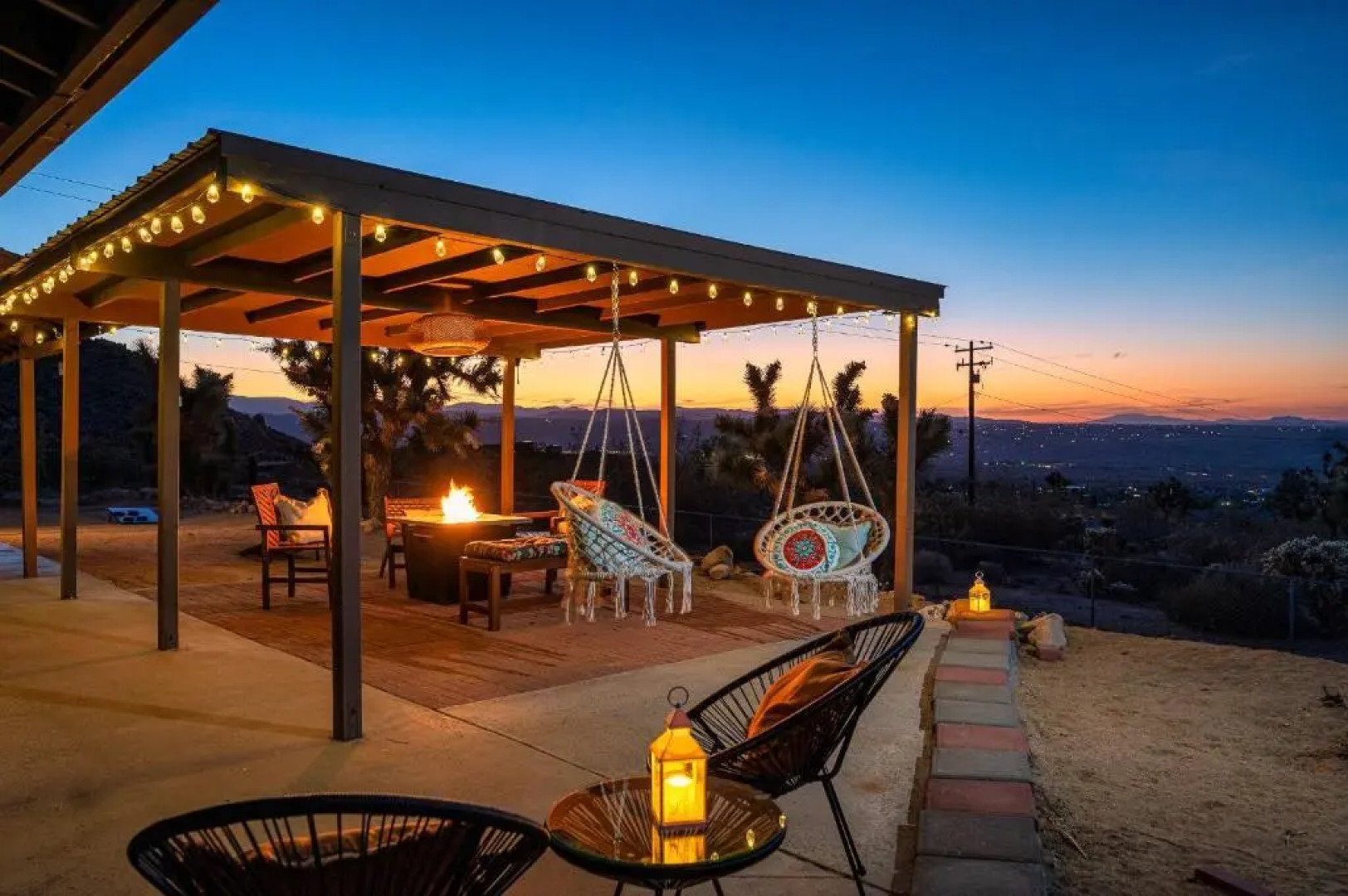 The Full Moon, Joshua Tree: Hot Tub, Sauna, Views