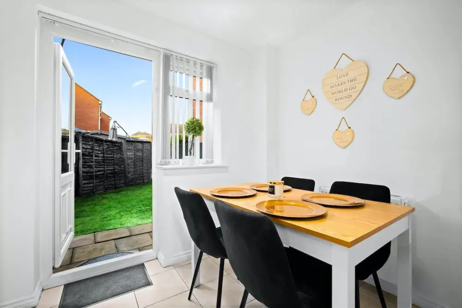 Tipton Escape Haven - 3 Bed House