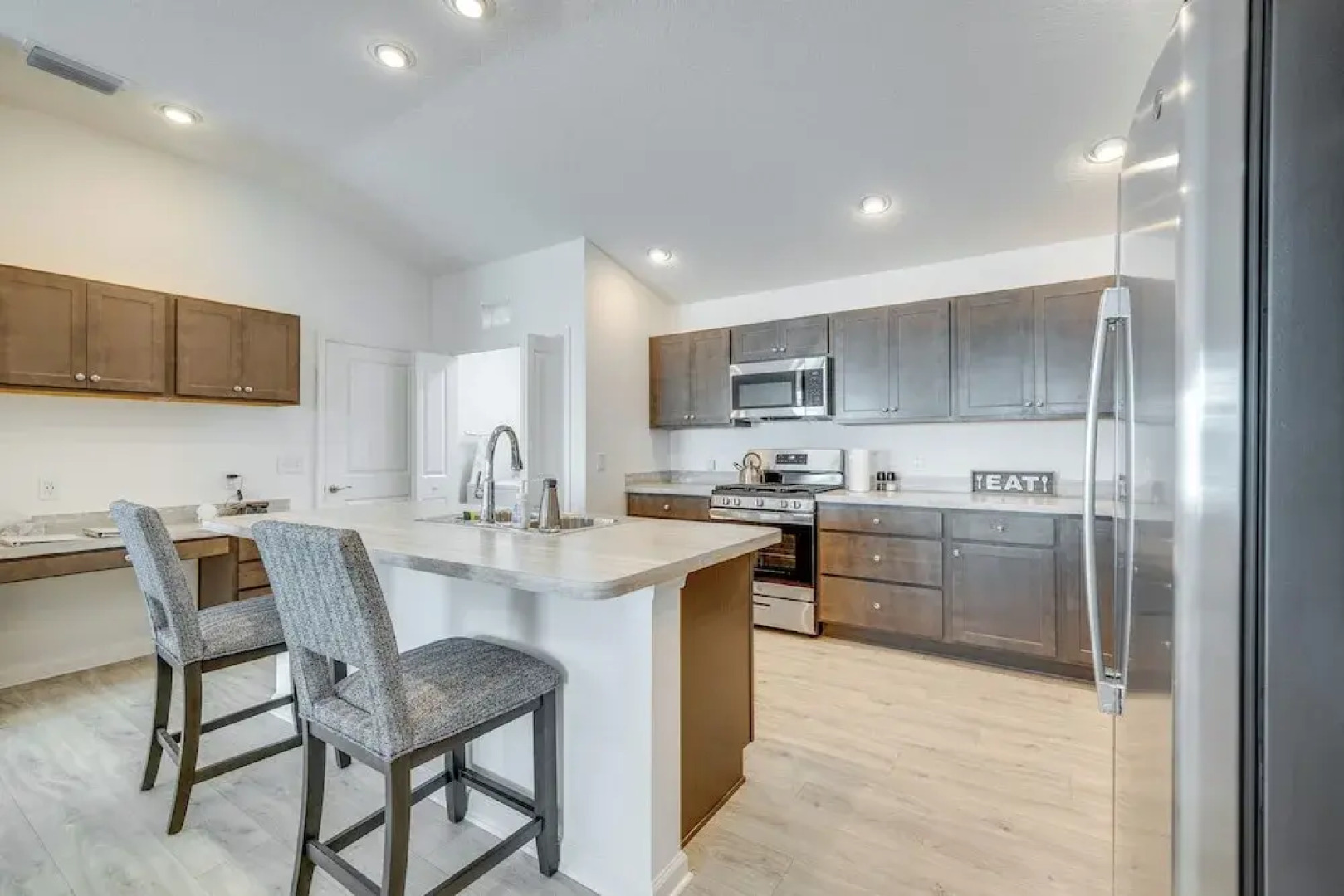 Pool Access, Patio & Grill: Sunny Florida Escape!