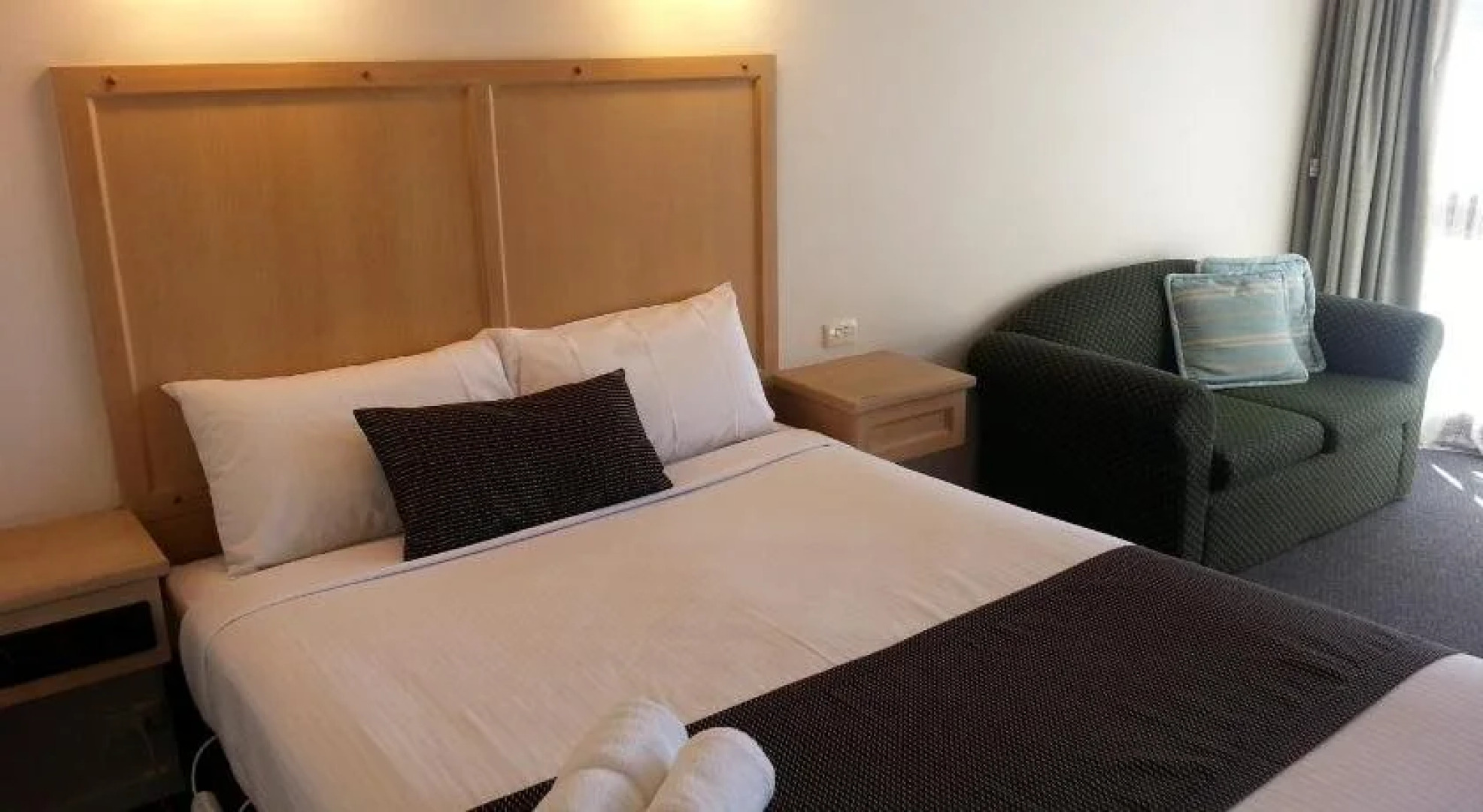 Big Valley Lakeside Paradise Motor Inn