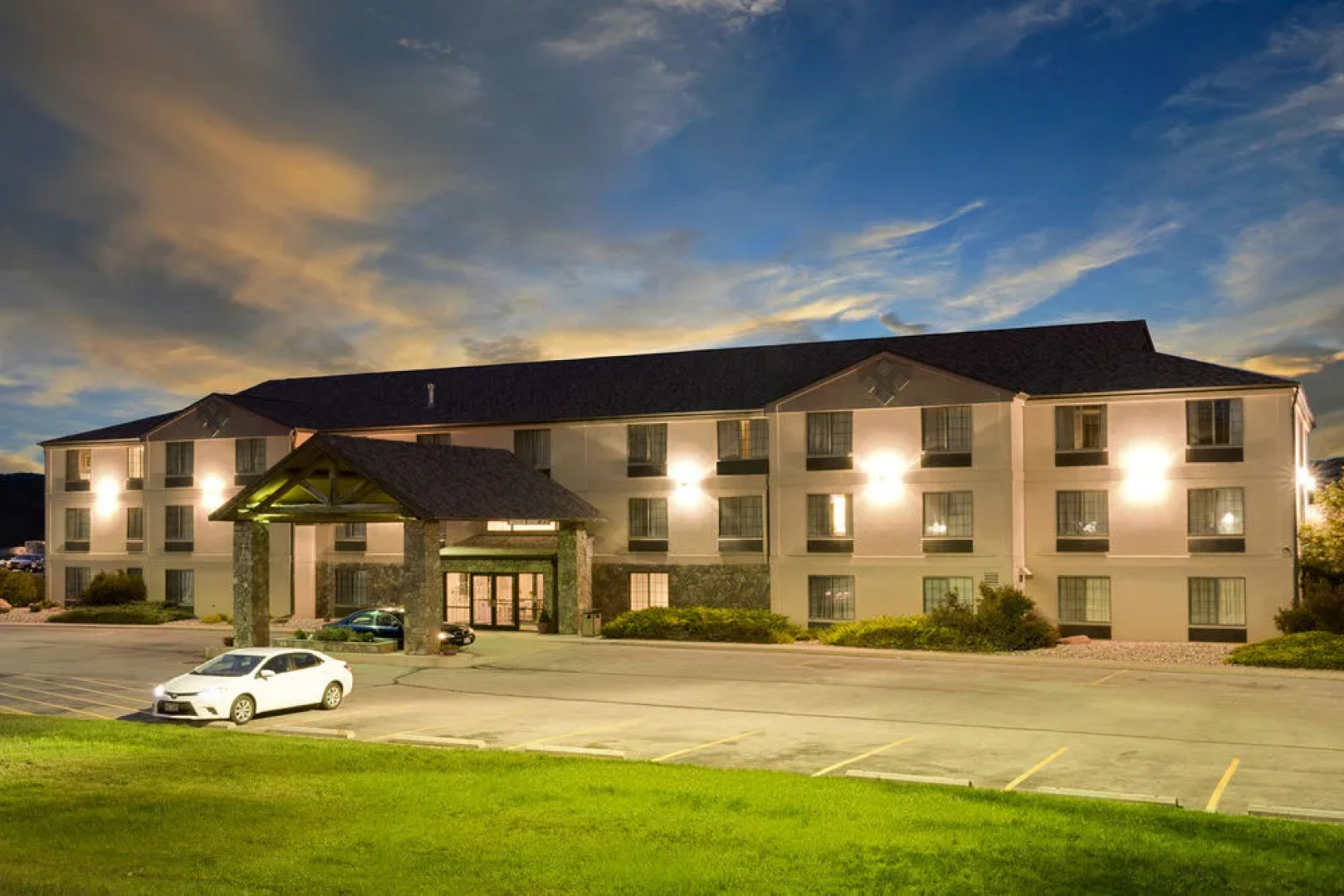 Ramada By Wyndham Summerset Rapid City West