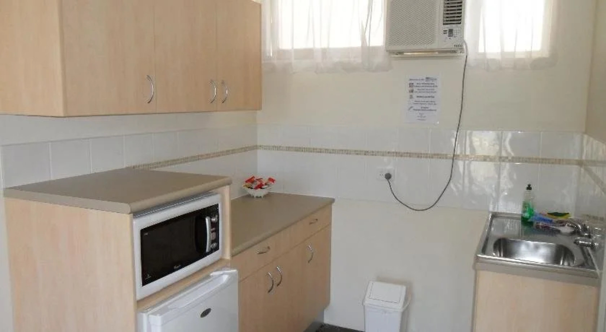 Hawaiian Sands Motor Inn