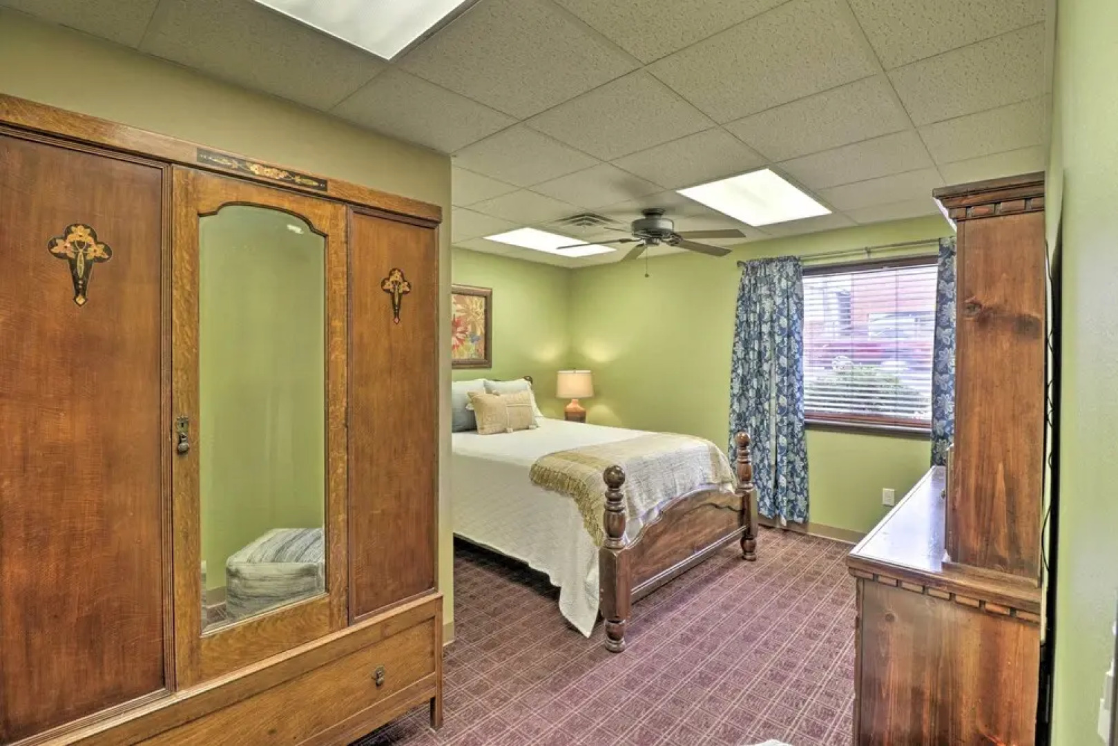 Roomy Multi-family Retreat in Dtwn Mountain Home!