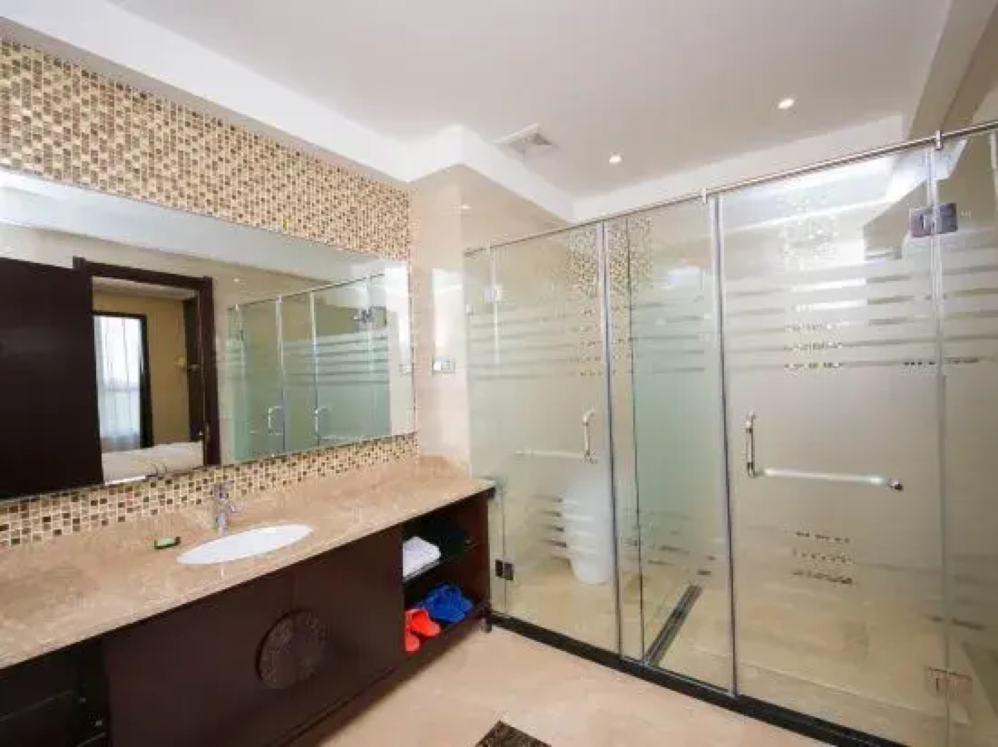 Linjiang Huayuan Hotel