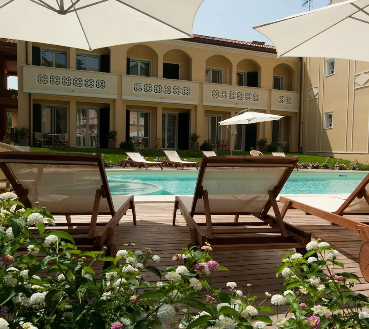 Villa Rosella Resort