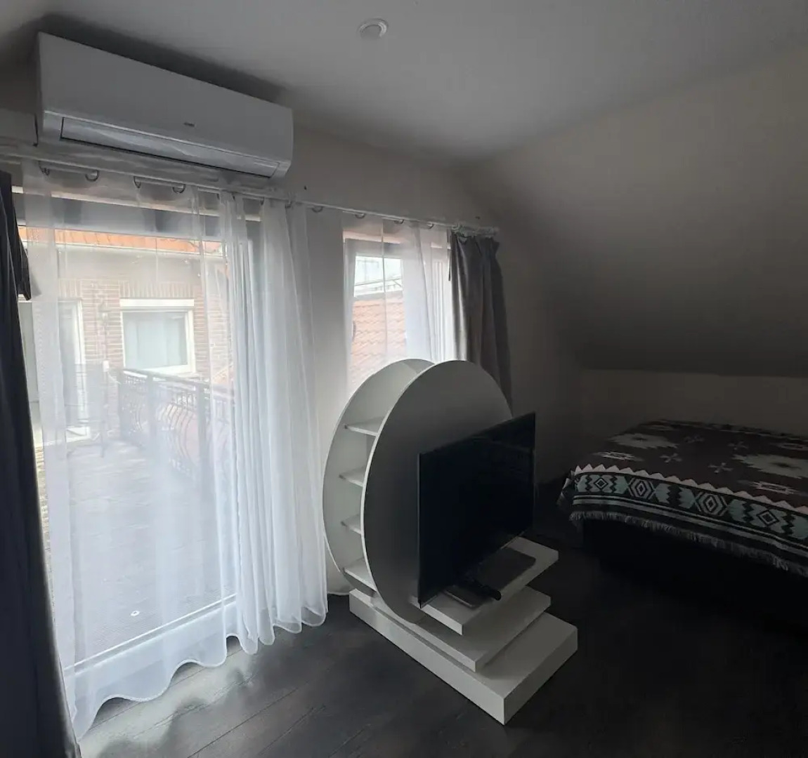 Modern House Gehrden contactless garden