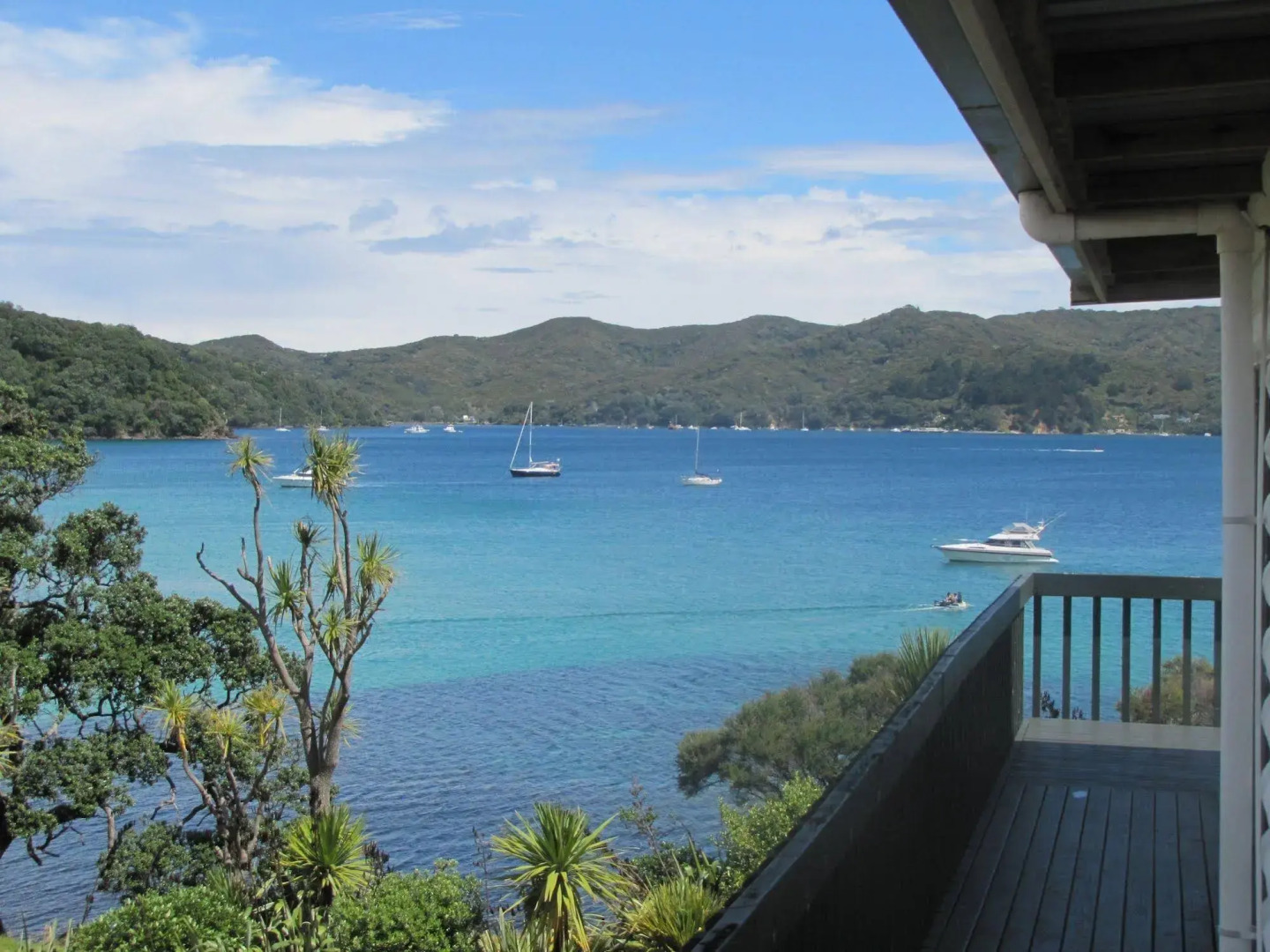 Tipi and Bob's Waterfront Lodge