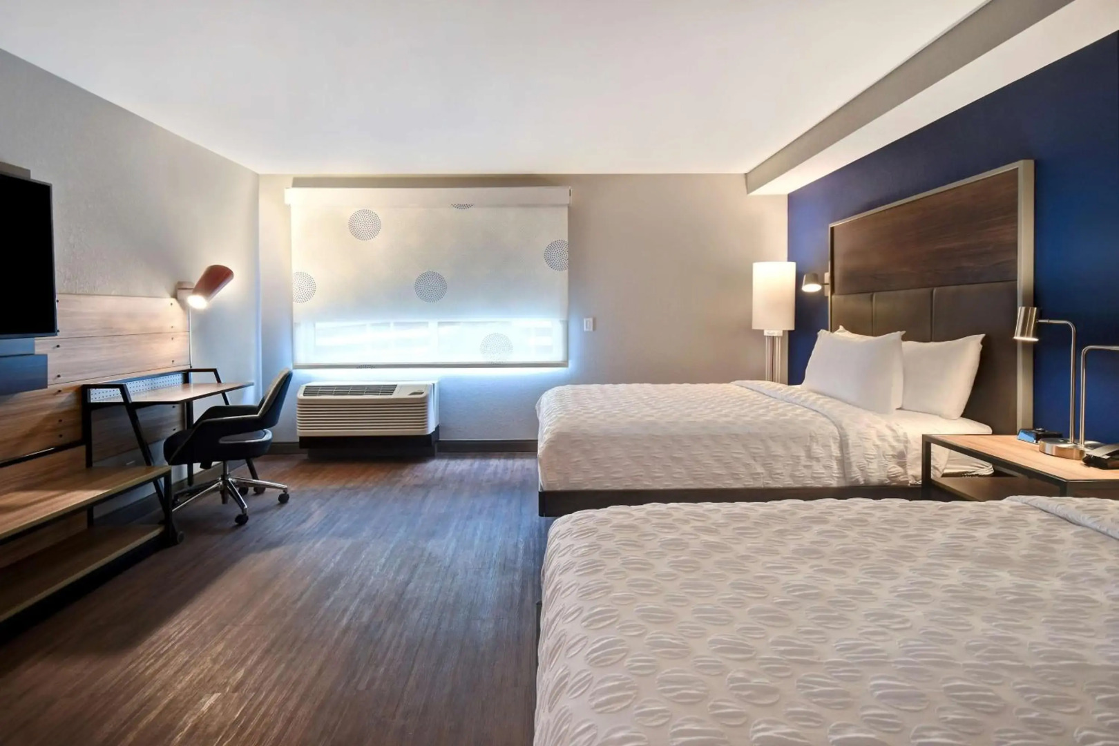 Tru by Hilton Manchester Downtown