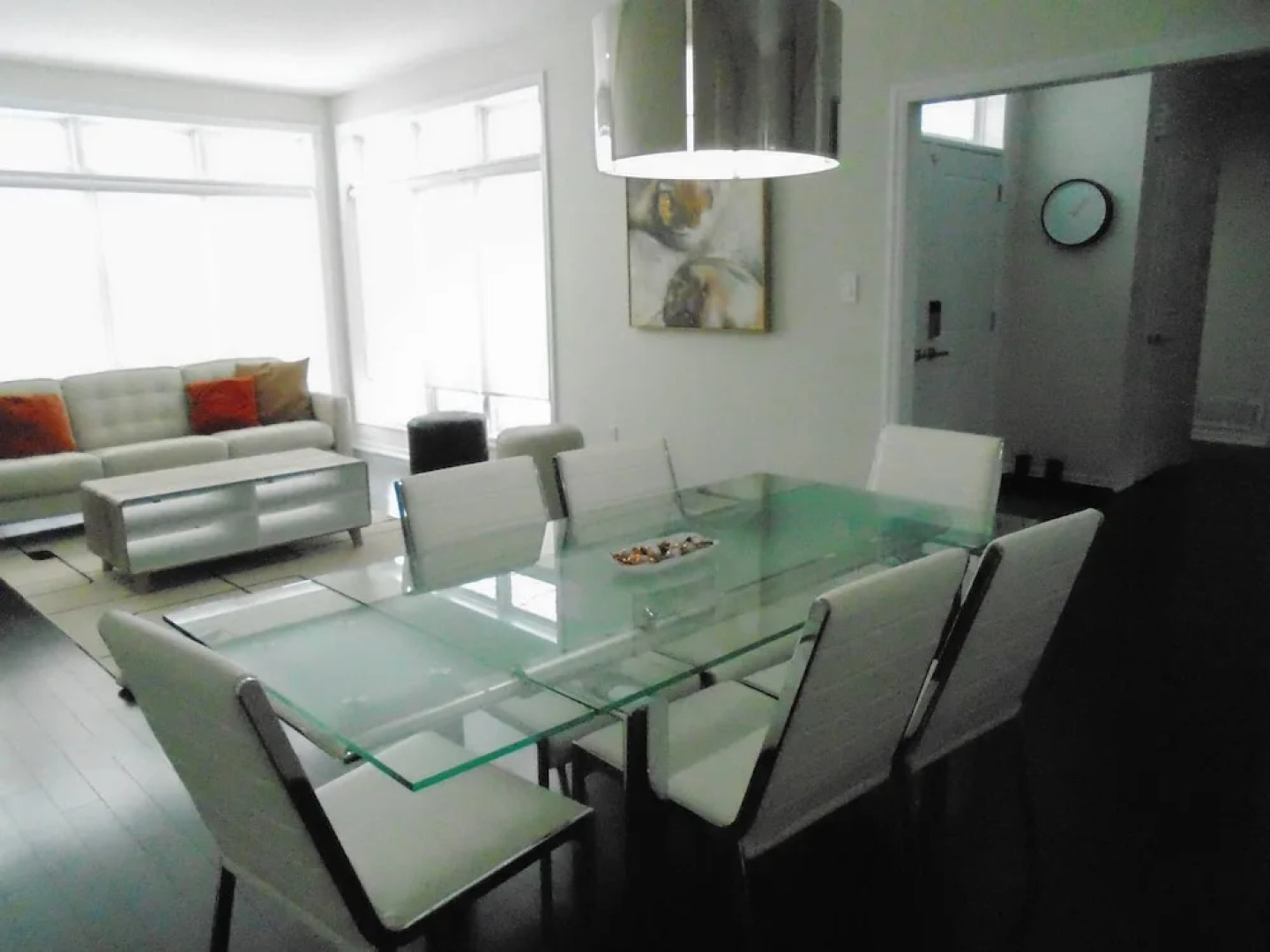 Luxury White House In Oakville Free Ev Charging