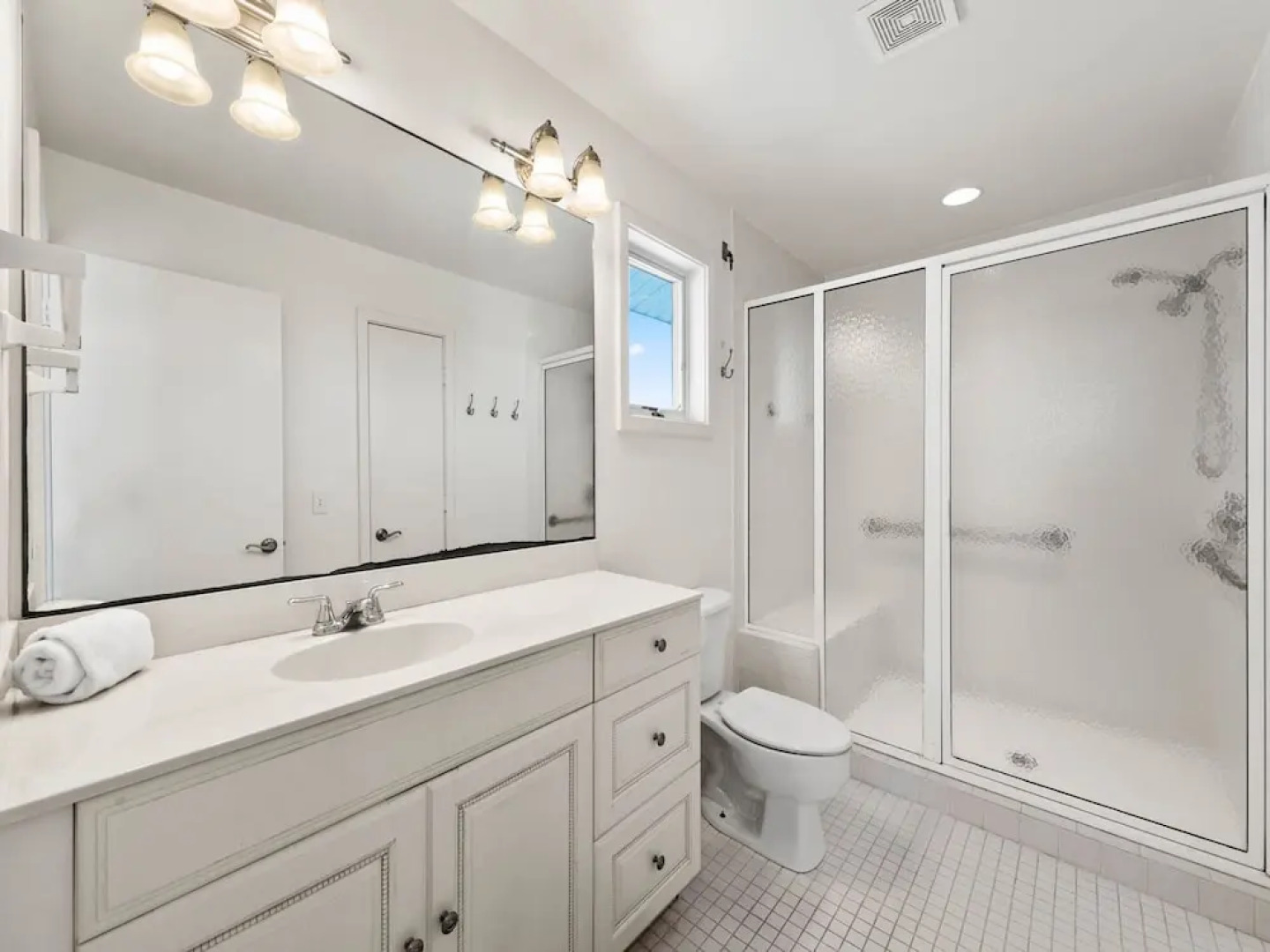 White Sand Cottage by Vacation Rental Pros