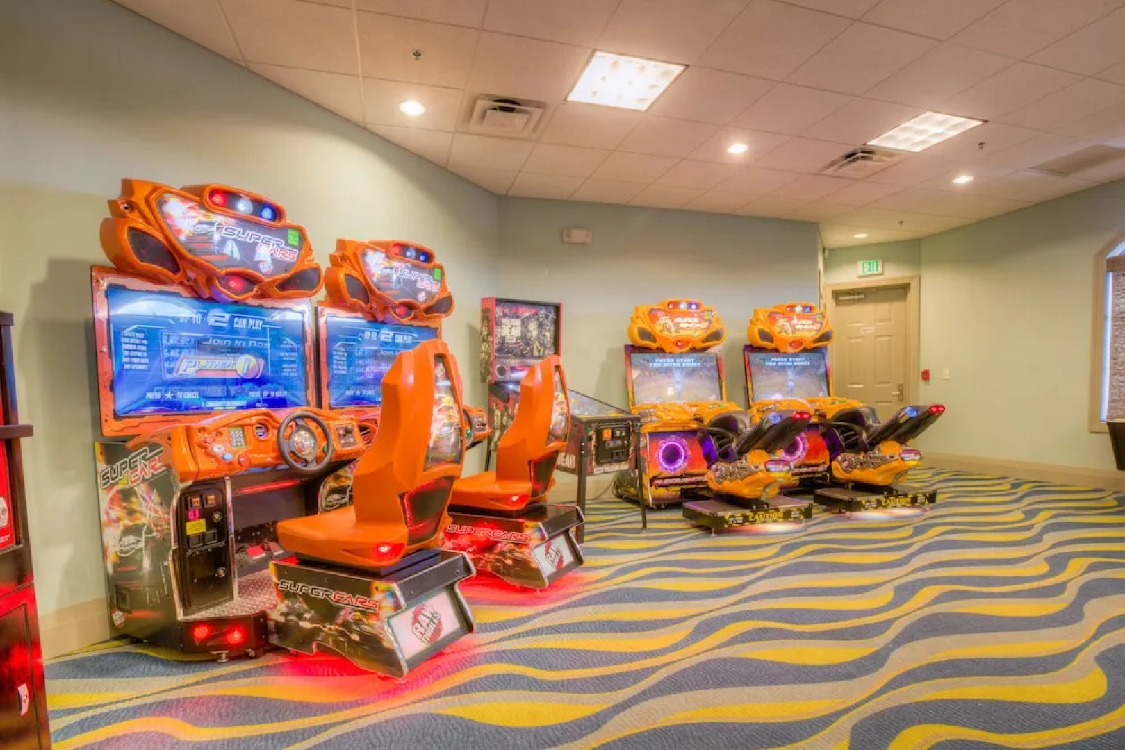 Stunning Villa w/ No Rear Neighbors! Near Disney