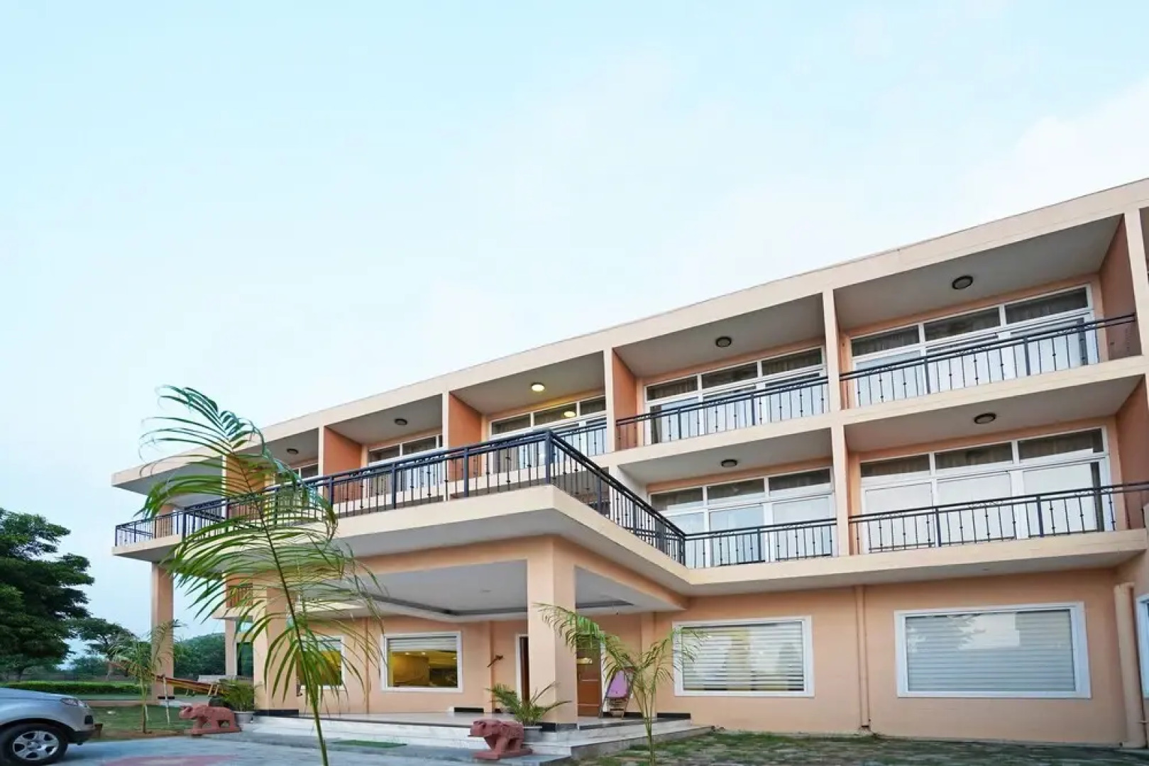 Palette - Rajmahal Resort