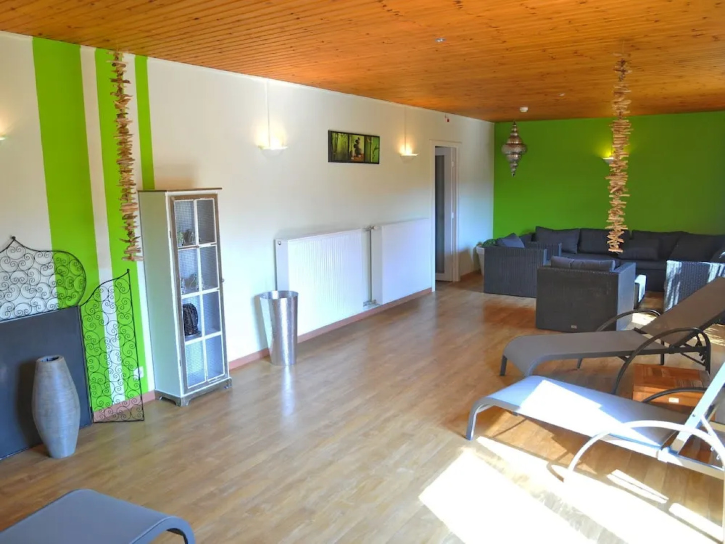 Modern Luxury Chalet With a Fireplace and Private spa