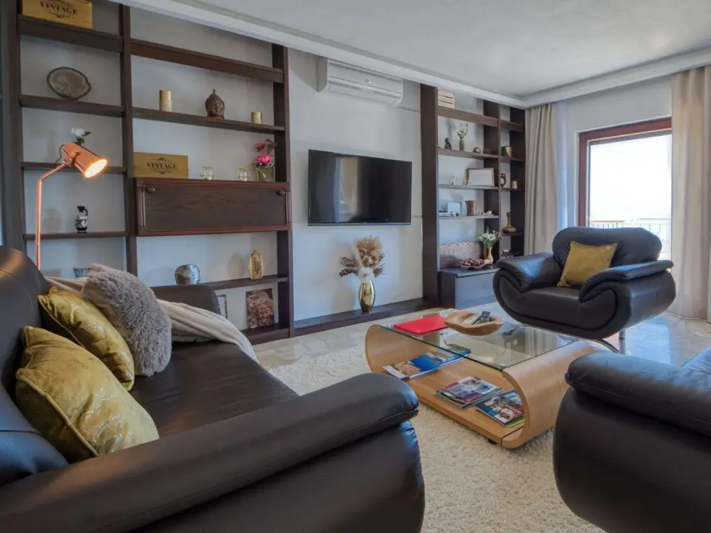 Laurus Tuli Evica in Tuli Evica