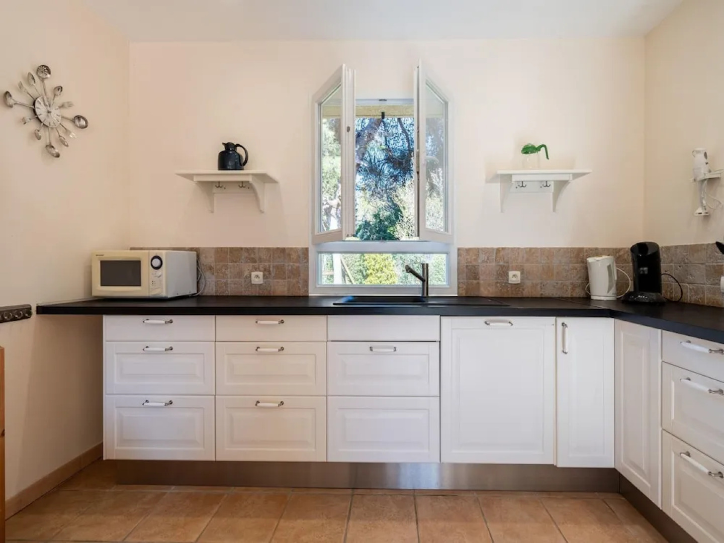 Villa in Montbrun With Pool and Mountain Views