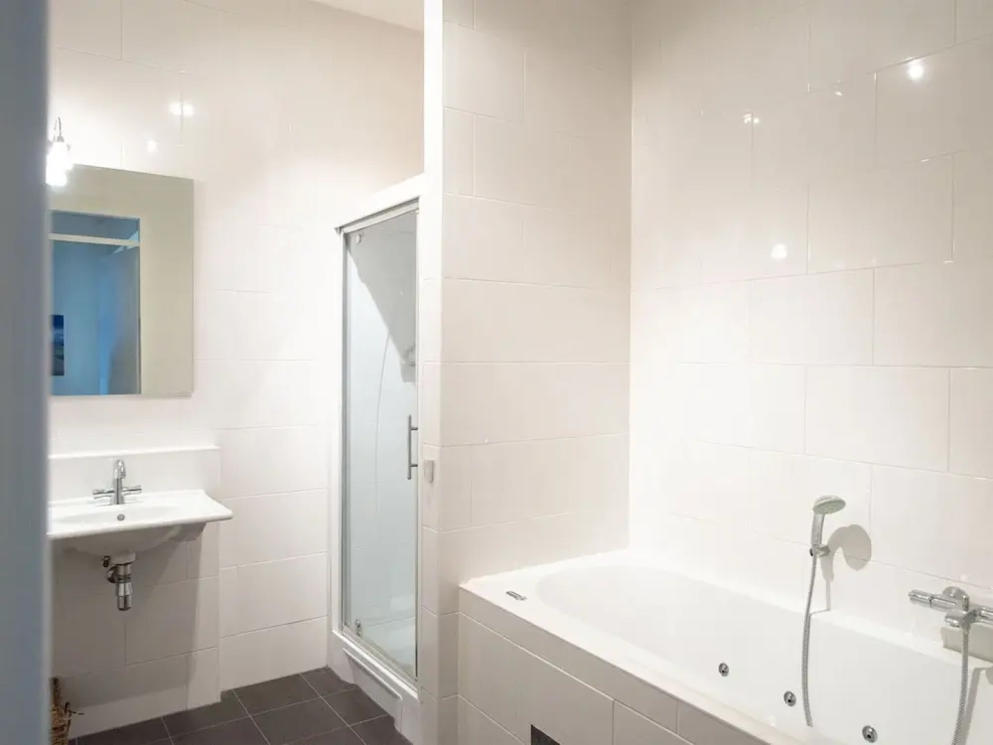 Appealing Apartment in Den Haag With Balcony